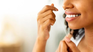 استفاده از نخ دندان برای سلامت دهان